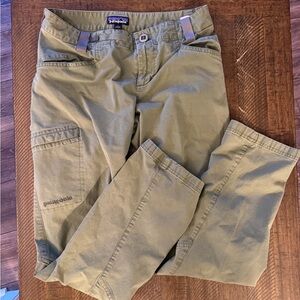 Patagonia size 2 Olive Green Cargo Pants